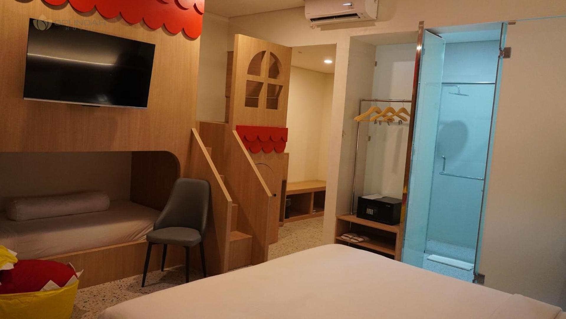 Opi Indah Hotel Palembang Exterior photo